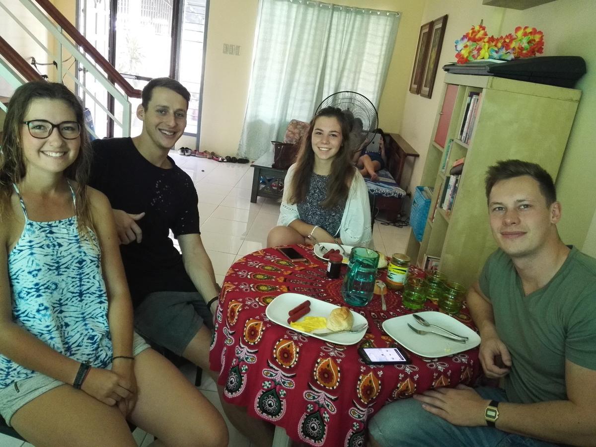 Happy To Mingle Airport Hostel Manila Paranaque City Ngoại thất bức ảnh
